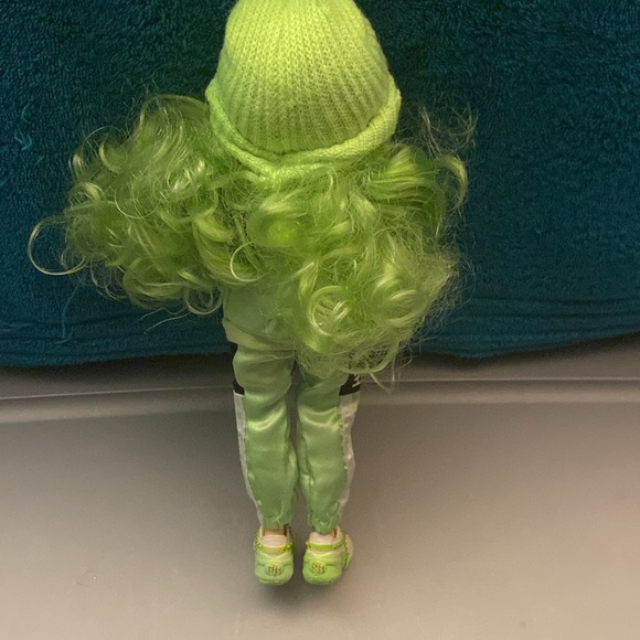 Rainbow High Jade Hunter Green Fashion Doll. - Picture 2 of 6